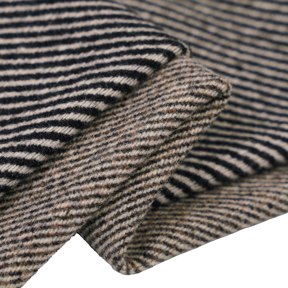 50 % laine, 40 % polyester, 10 % autres fibres, 650 G/M, noir mélangé marron + sergé beige, tissu Melton, ML-S0624-089